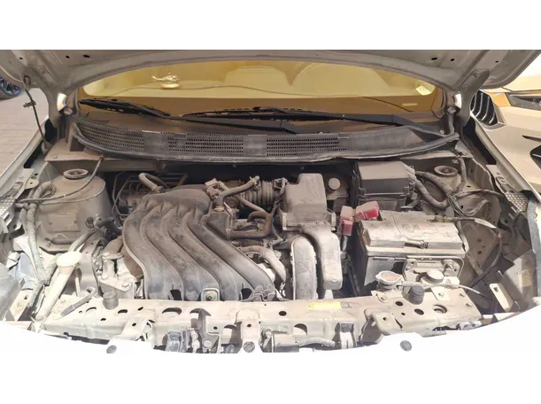 Car image 10
