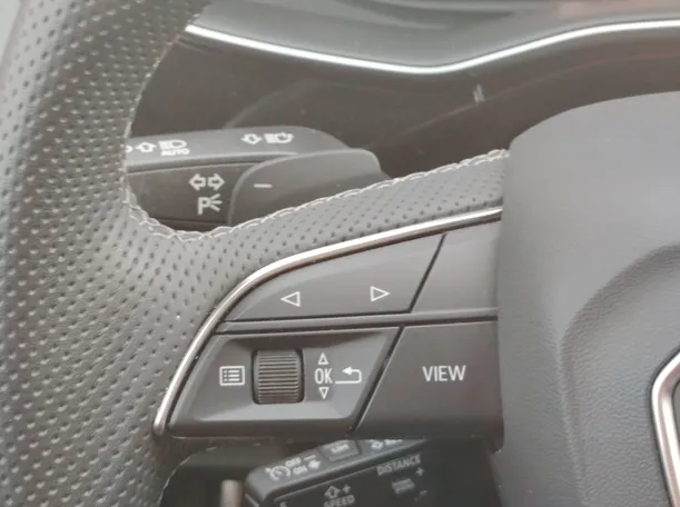 Car image 37