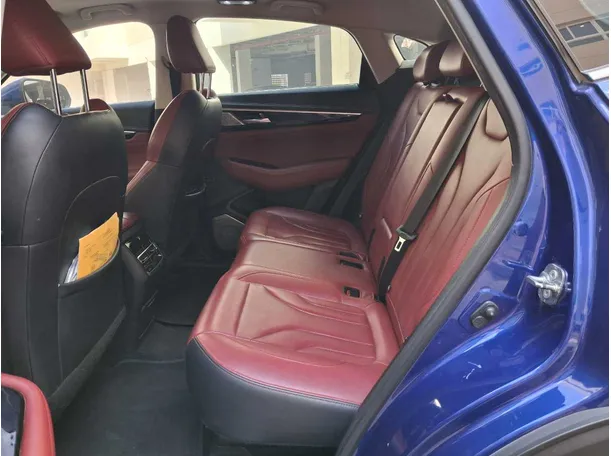 Car image 13