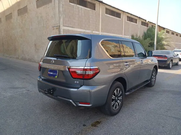 Car image 5