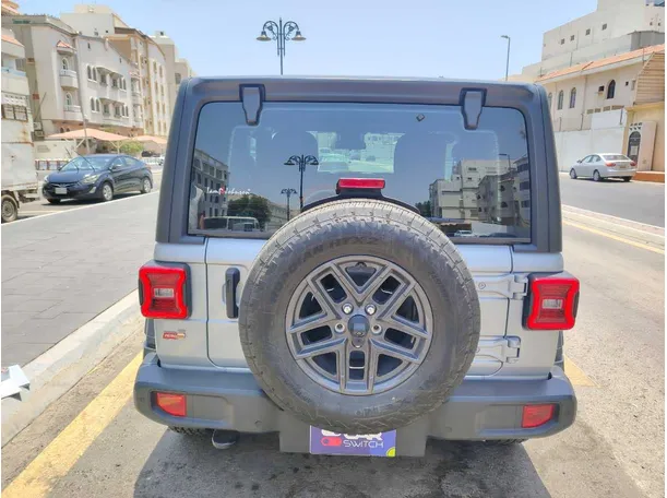 Car image 6