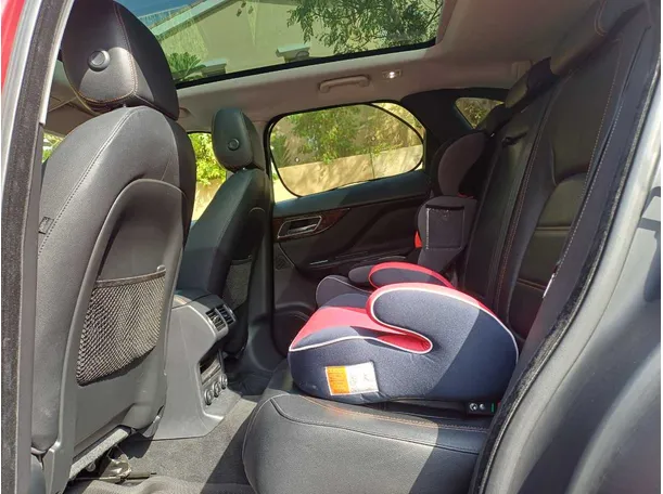 Car image 13