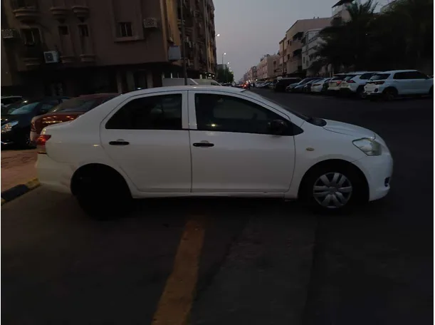 Car image 4