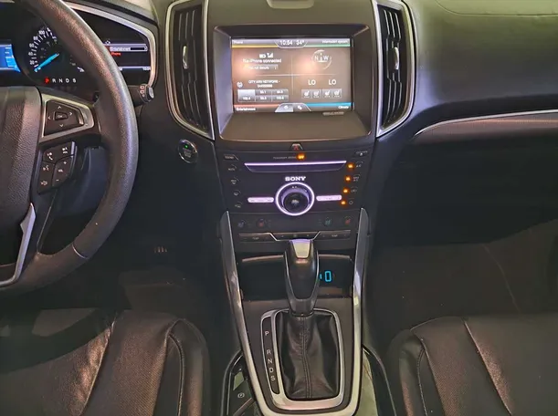 Car image 16