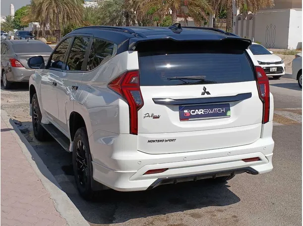 Car image 7