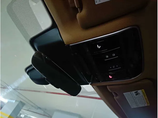 Car image 33