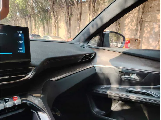 Car image 39