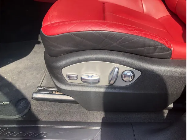 Car image 31