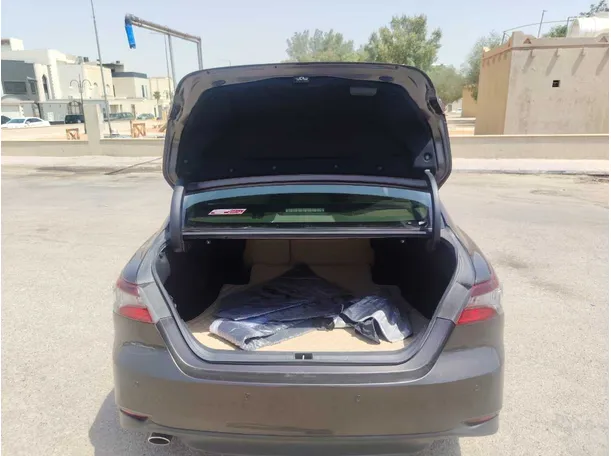 Car image 22