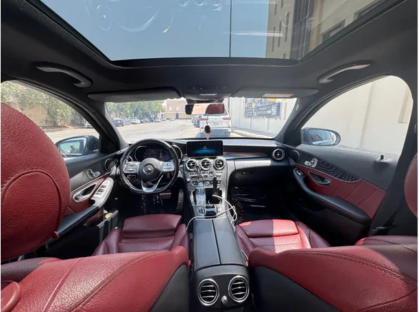 Car image 12