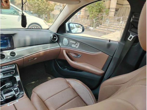 Car image 33