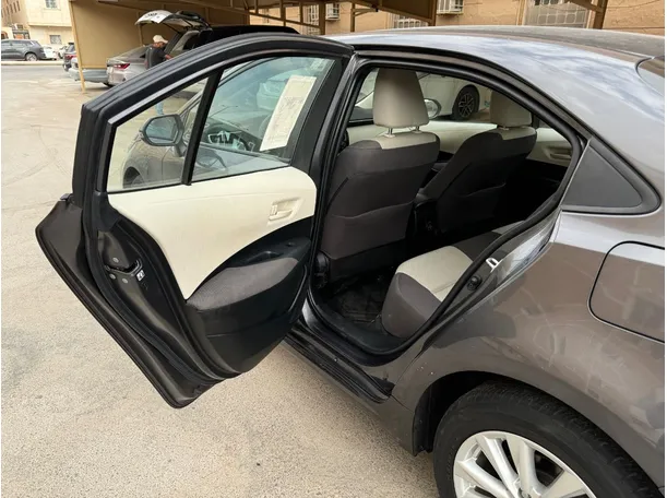 Car image 13