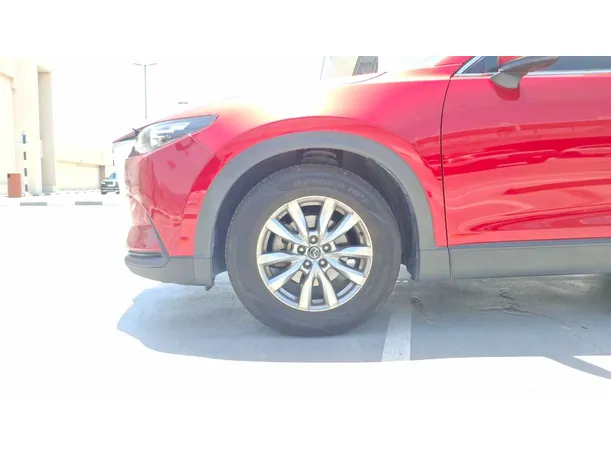 Car image 9