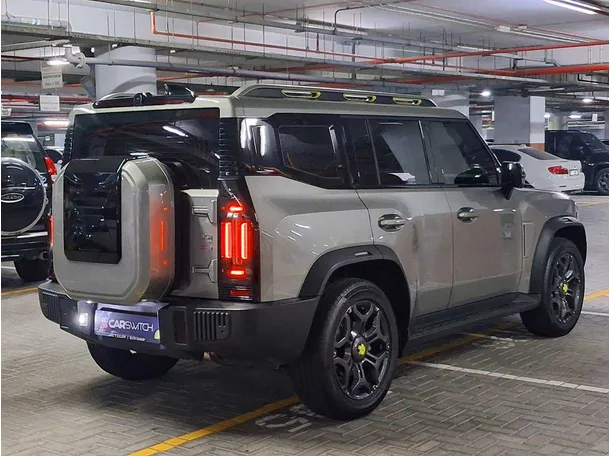 Car image 8