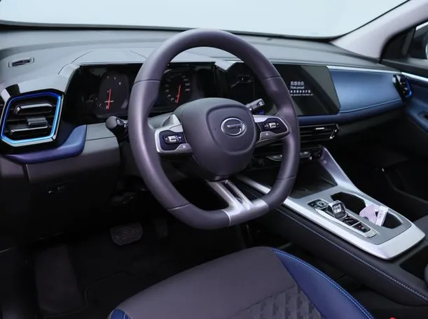 Car image 4