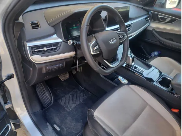 Car image 12