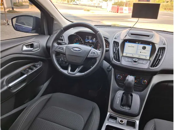 Car image 16