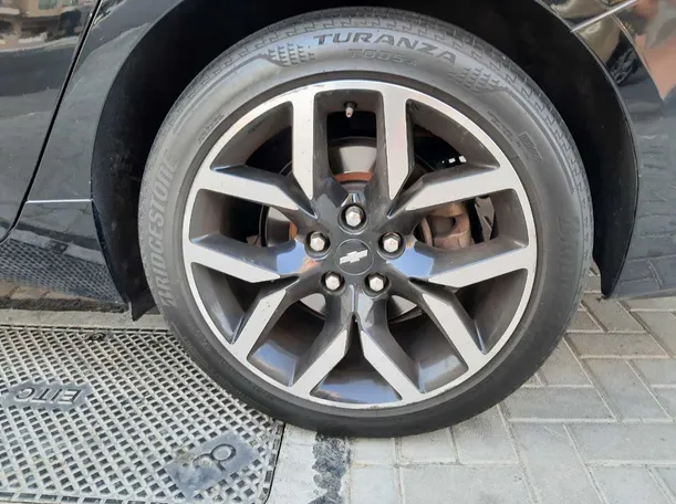Car image 9