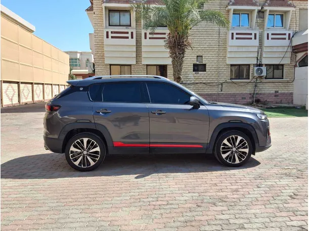 Car image 8