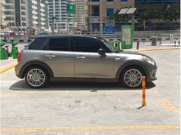 Car image 8