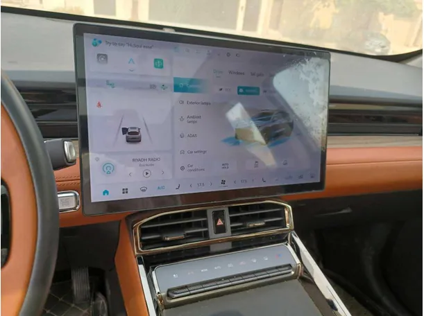 Car image 18