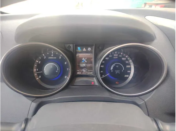 Car image 10