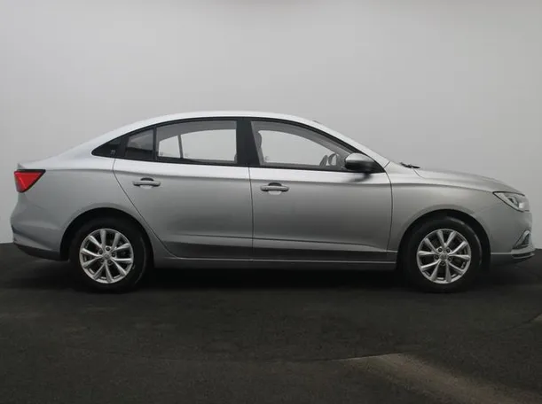 Car image 13