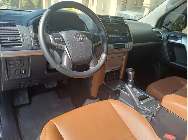 Car image 13