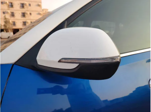 Car image 30
