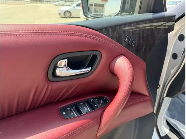 Car image 25