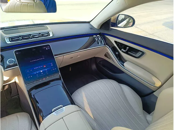 Car image 35