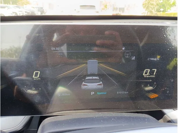 Car image 23