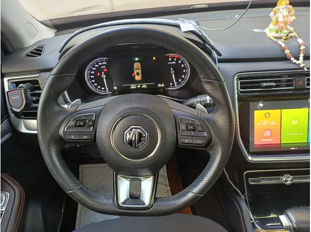 Car image 13