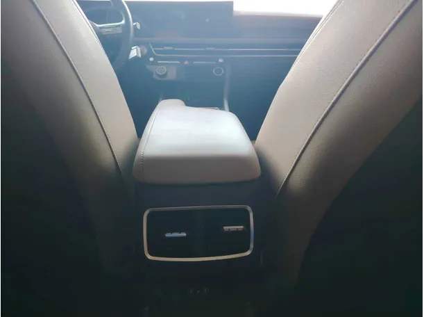 Car image 34