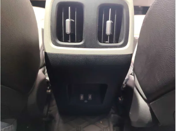 Car image 29