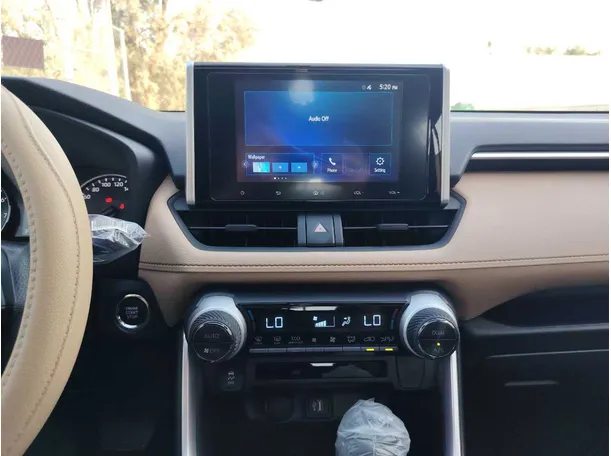 Car image 21