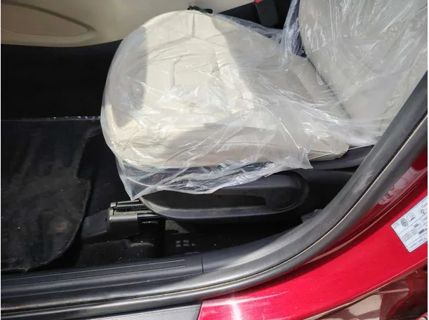 Car image 40