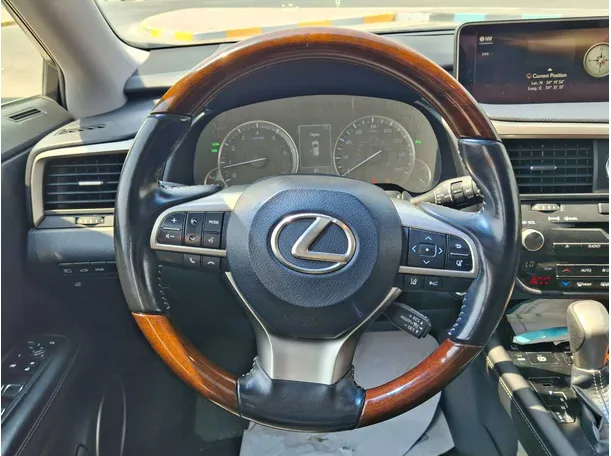 Car image 18