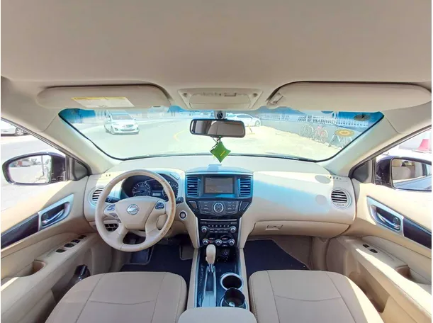 Car image 19