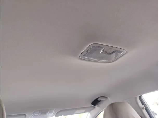 Car image 26