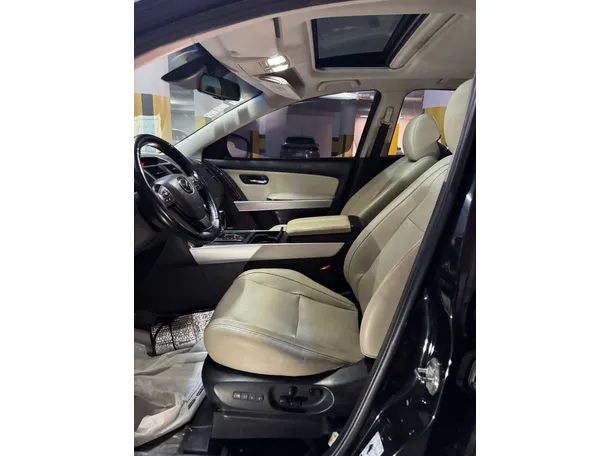 Car image 11