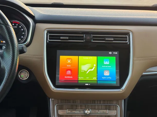 Car image 18