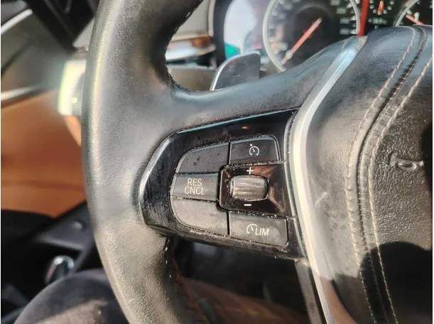 Car image 36