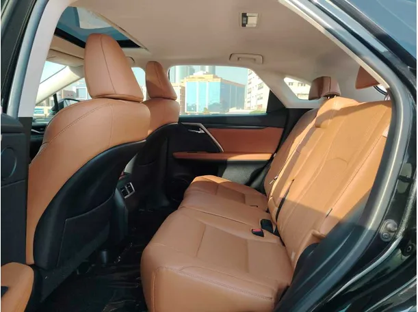Car image 17