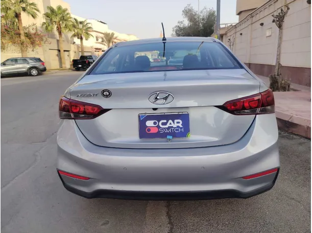 Car image 6