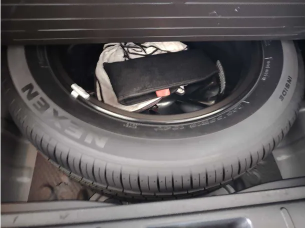 Car image 31
