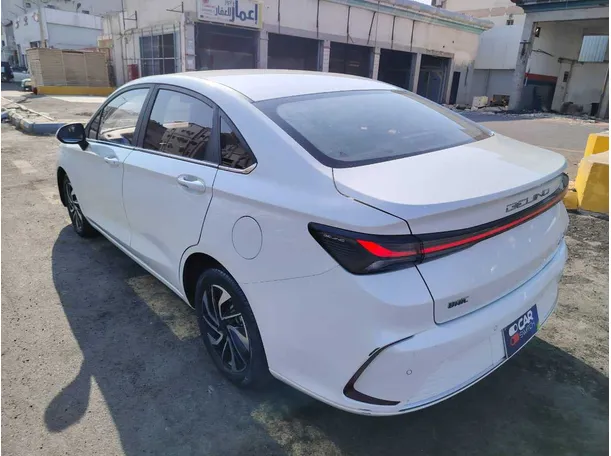 Car image 7