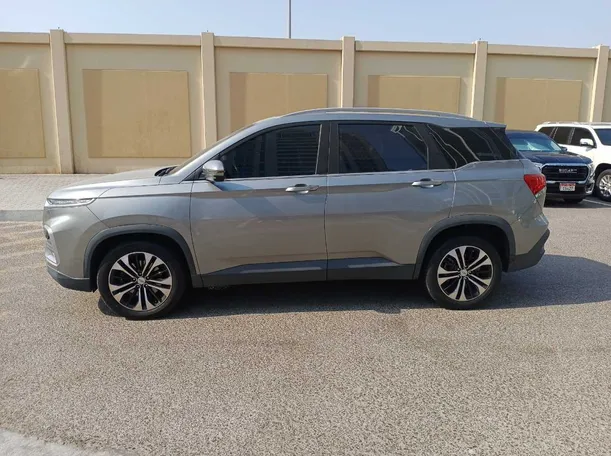 Car image 8
