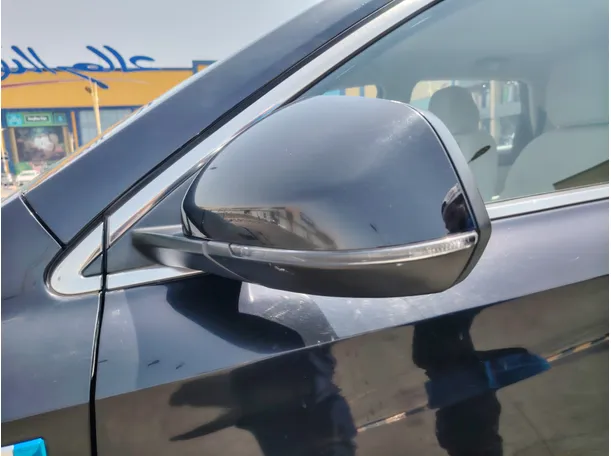 Car image 25