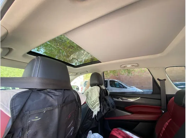 Car image 13